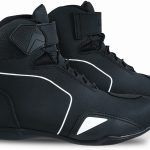 BOTAS DE MOTO ZAPATILLAS DE MOTO IMPERMEABLES Y TRANSPIRABLES CON HOMOLOGACIÓN CE ALLEYCAT BLANCO NEGRO