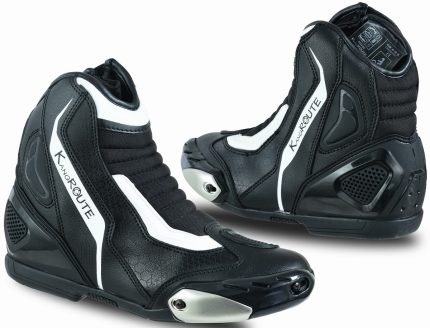 BOTAS DE MOTO CARRETERA ESTILO DEPORTIVO CAÑA CORTA IMPERMEABLES Y TRANSPIRABLES CON HOMOLOGACIÓN CE Y EPI LAGUNA SWIFT BLANCO NEGRO
