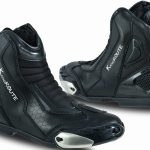 BOTAS DE MOTO CARRETERA ESTILO DEPORTIVO CAÑA CORTA IMPERMEABLES Y TRANSPIRABLES CON HOMOLOGACIÓN CE Y EPI LAGUNA SWIFT NEGRO
